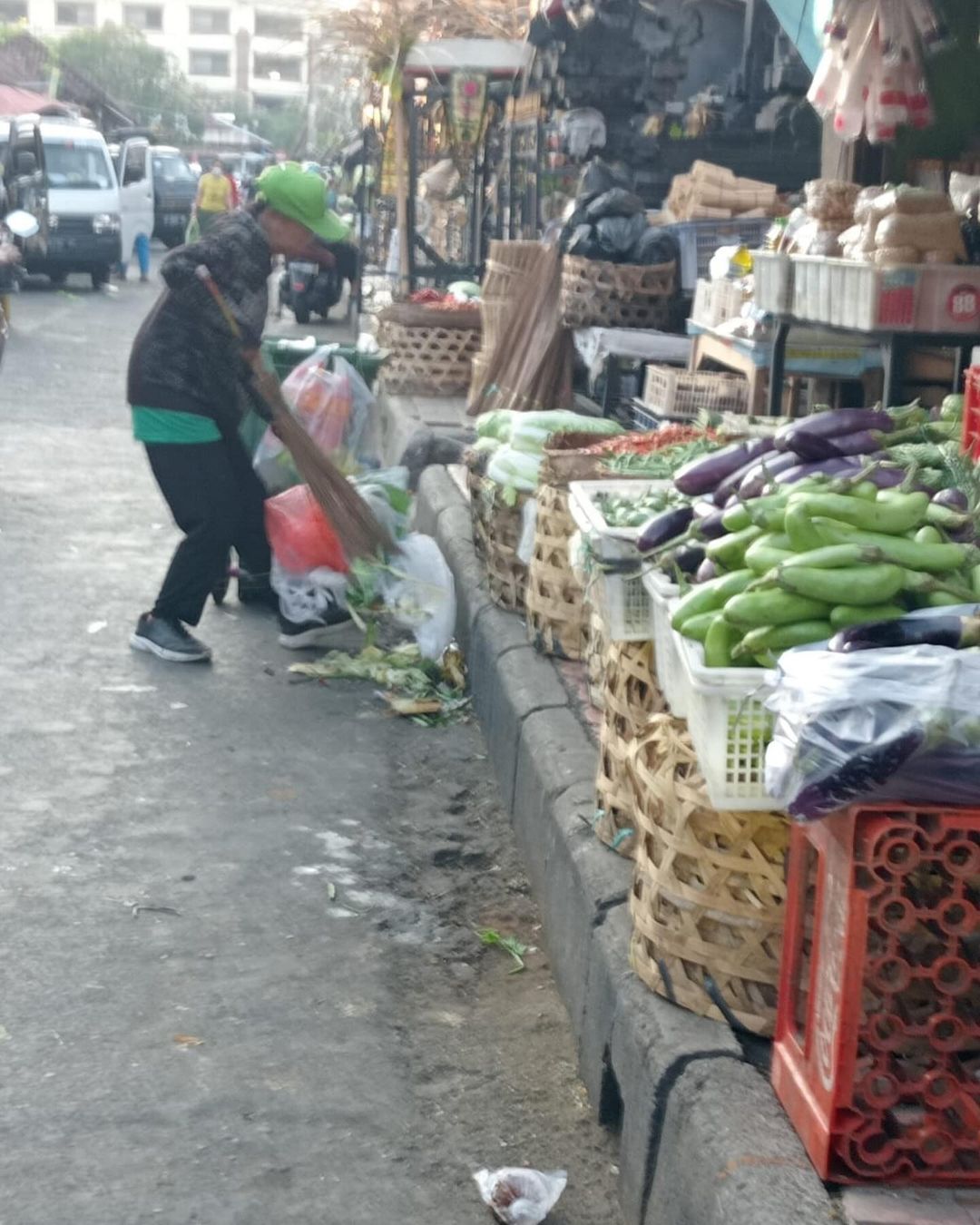 Ayo sama-sama menjaga kebersihan dan keindahan Kota kita 