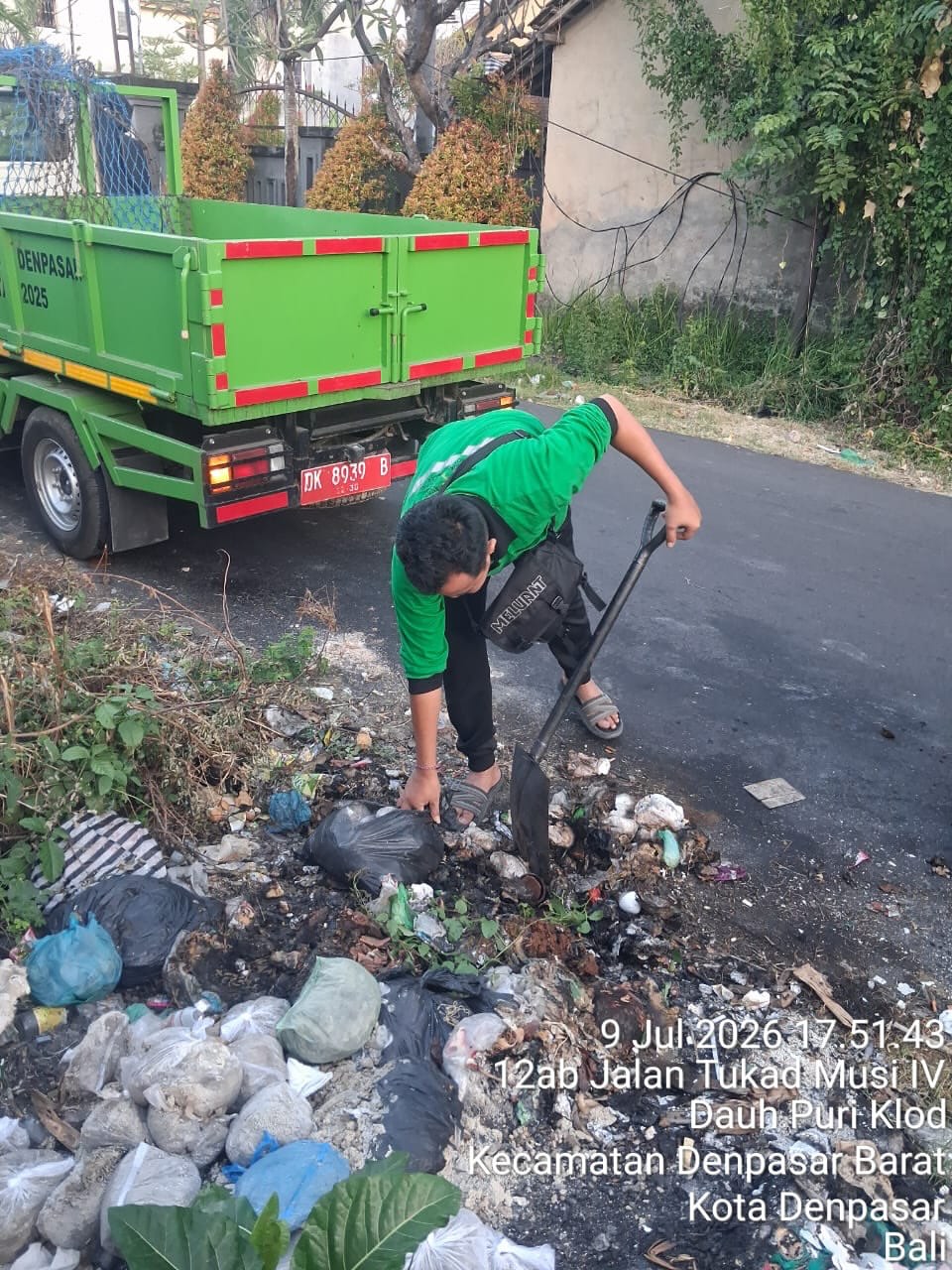 Mari bergandengan tangan untuk saling bantu, saling jaga karena kebersihan.. TANGGUNG JAWAB BERSAMA